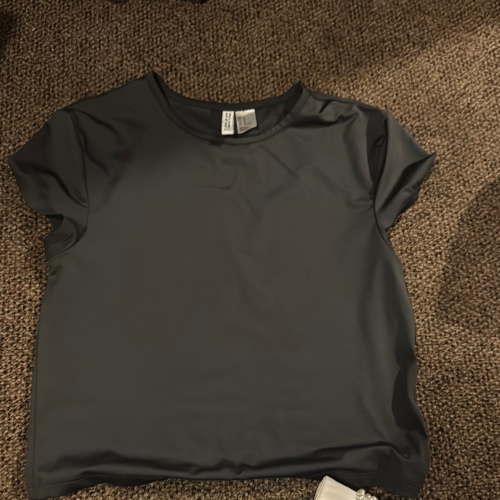 Super streaky soft material great for everyday wear and working out